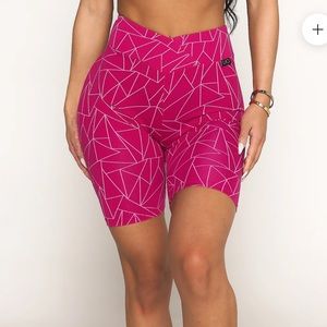 LiciFit Adore V-Cut Scrunch Biker Short Small